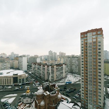 Cozy Apartment On Gmyri 12B Near Metro Poznyaki Kiev Eksteriør bilde